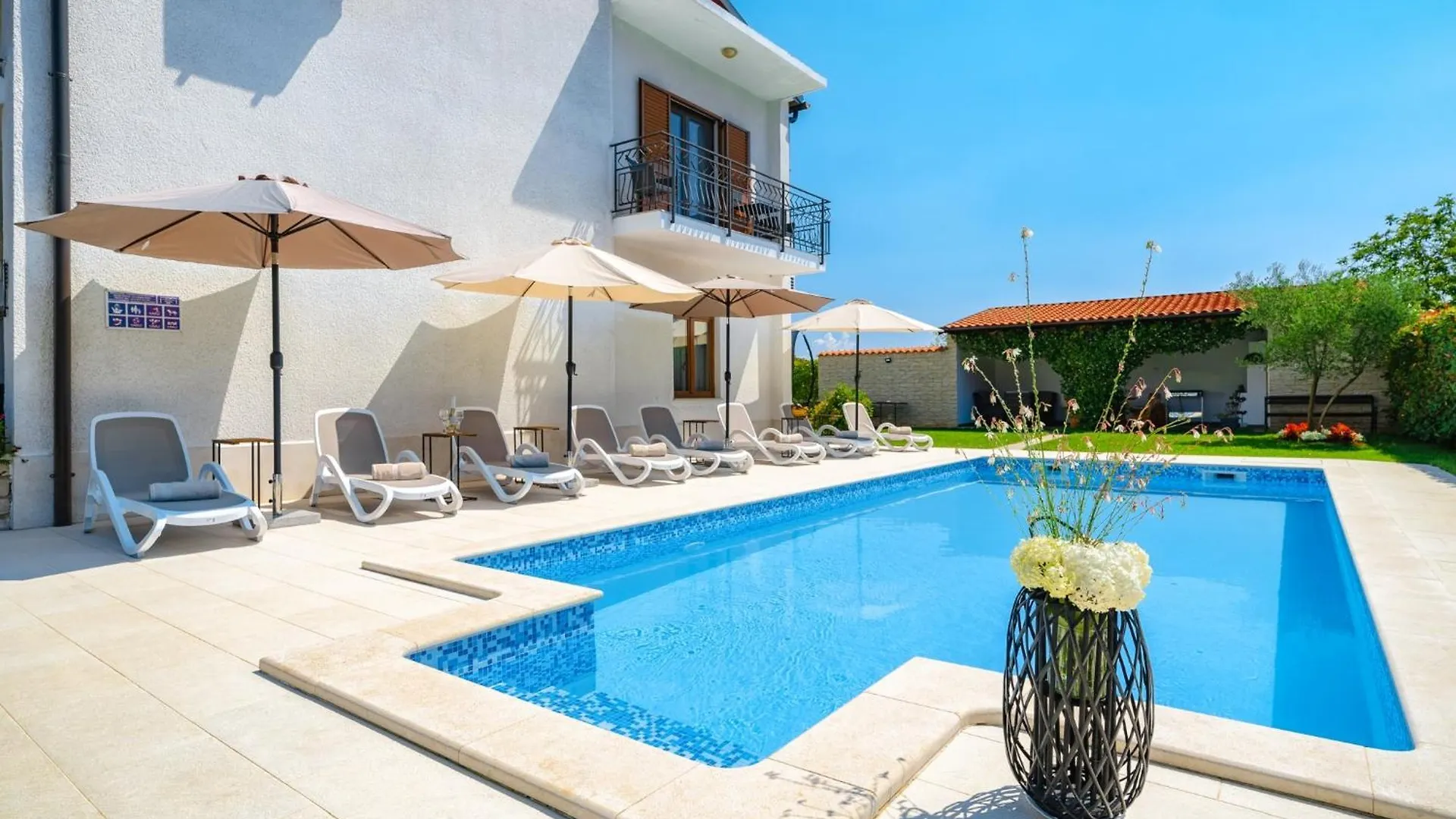 House Demetra Villa Tinjan